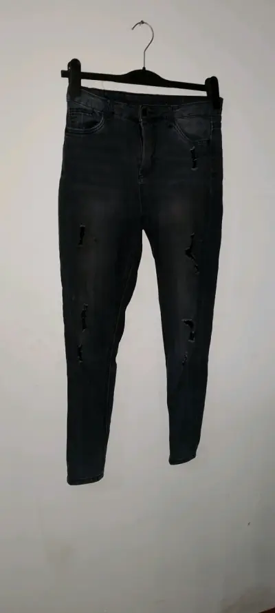 Jeans negros desgastados - miniatura 1