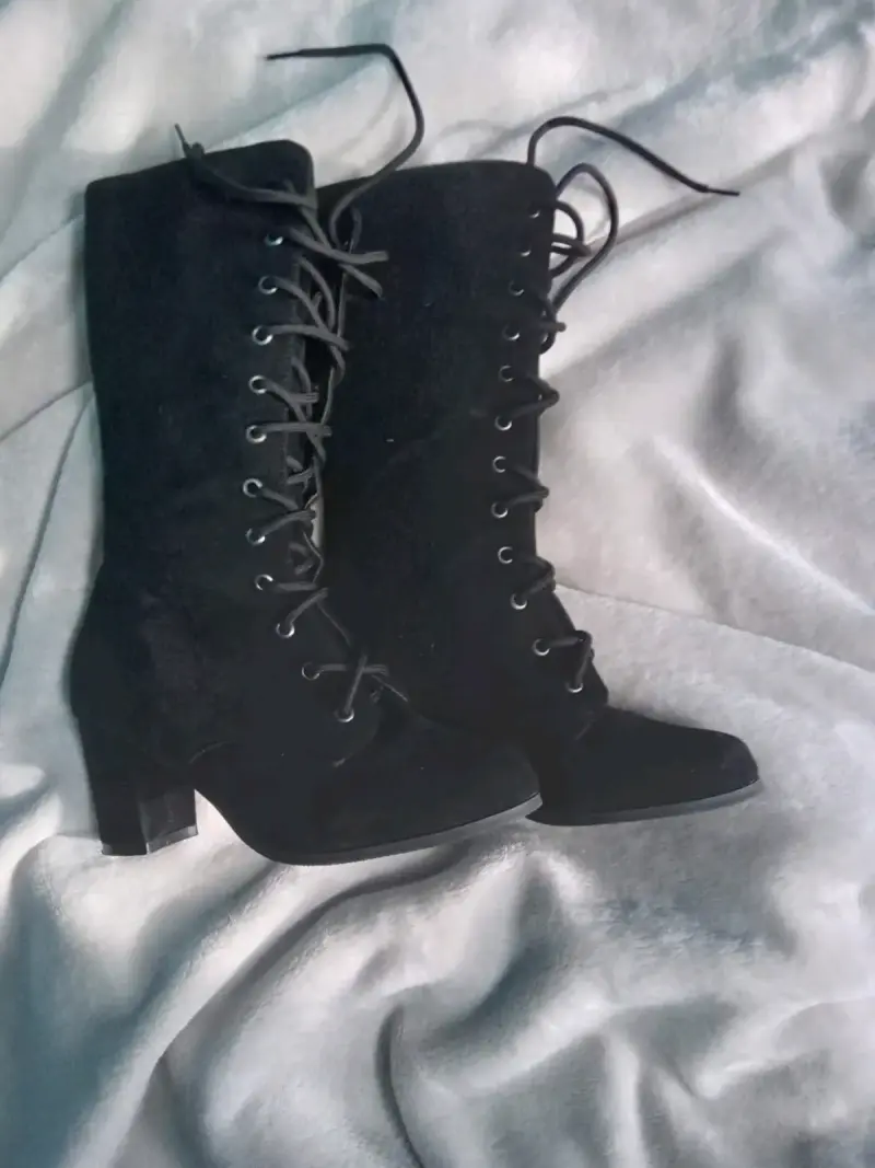 Botas negras con cordones - 5