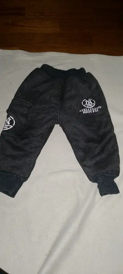 Pantalones de niño oscuros - miniatura 1
