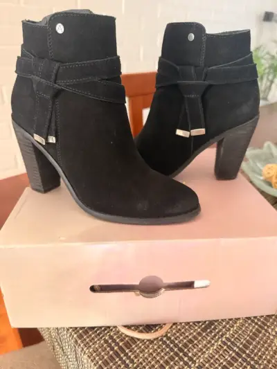 Botines negros de gamuza - miniatura 1