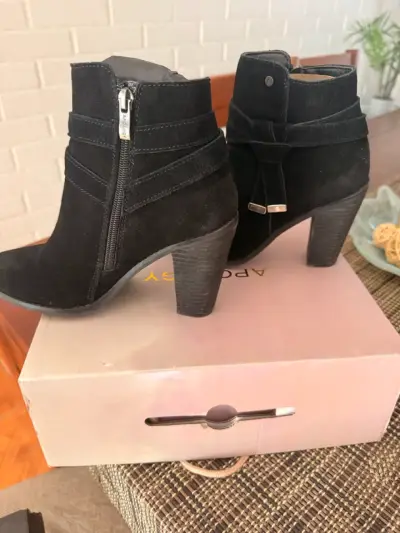 Botines negros de gamuza - miniatura 2