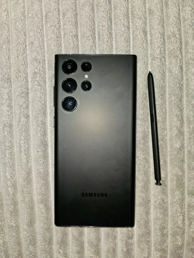 SAMSUNG S22 ULTRA 256 GB 12 RAM LEVE DETALLE - 2