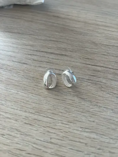 Set de collar y aros plateados - miniatura 3