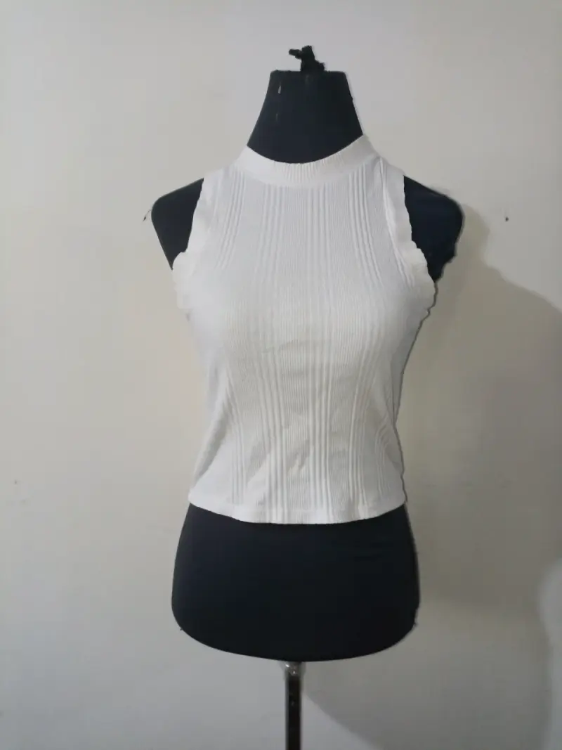 Top blanco sin mangas