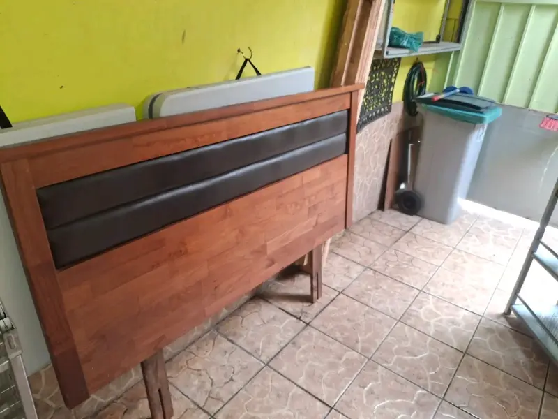 Juego de escritorio con silla negra - 4