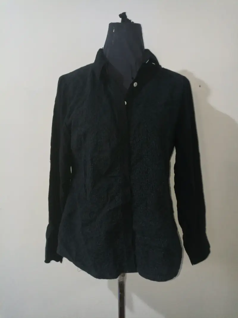 Camisa negra de encaje