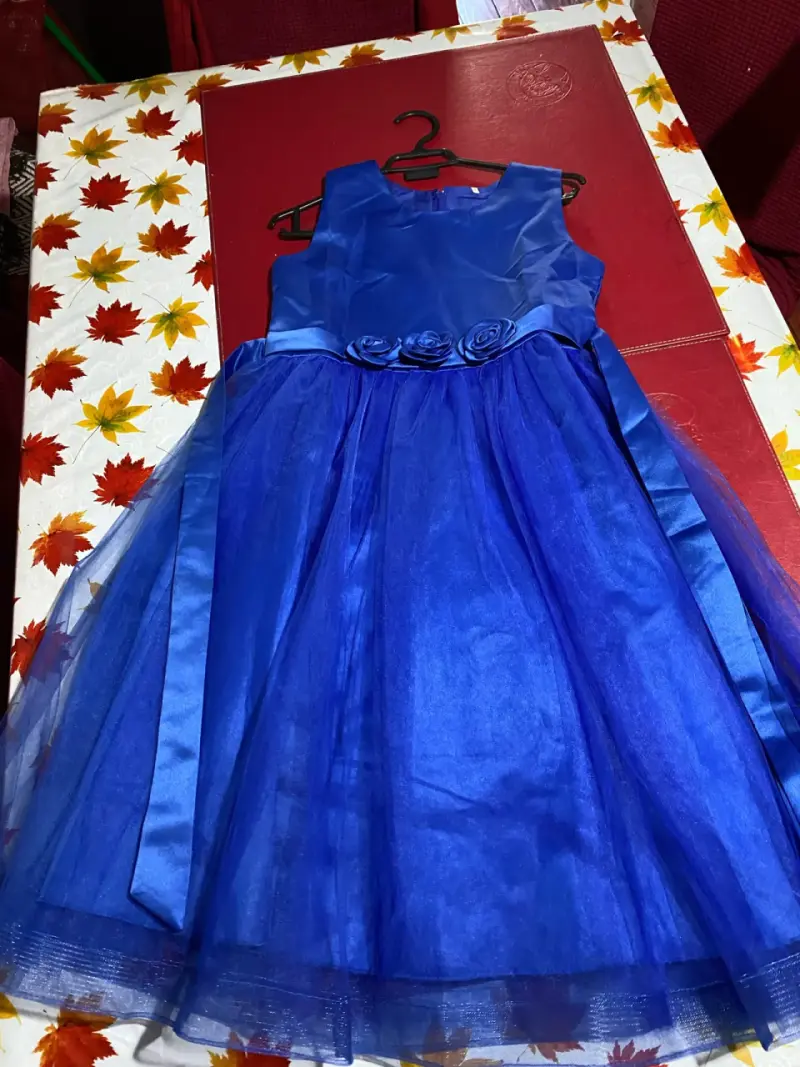 Vestido de niña azul elegante - 2