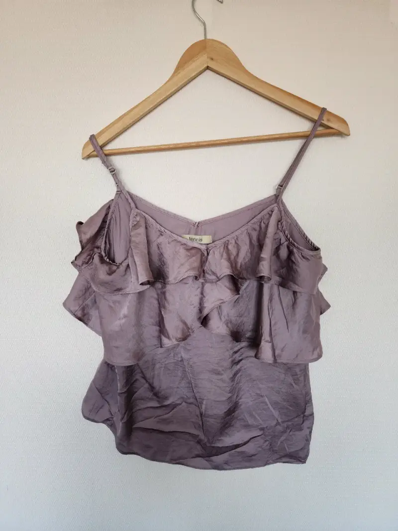 Blusa morada con volantes marca TENNIS - 2