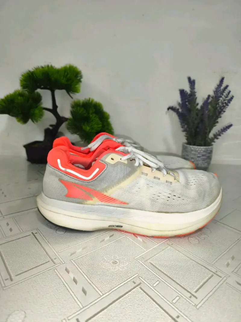 Zapatillas deportivas negras y rosadas - 2