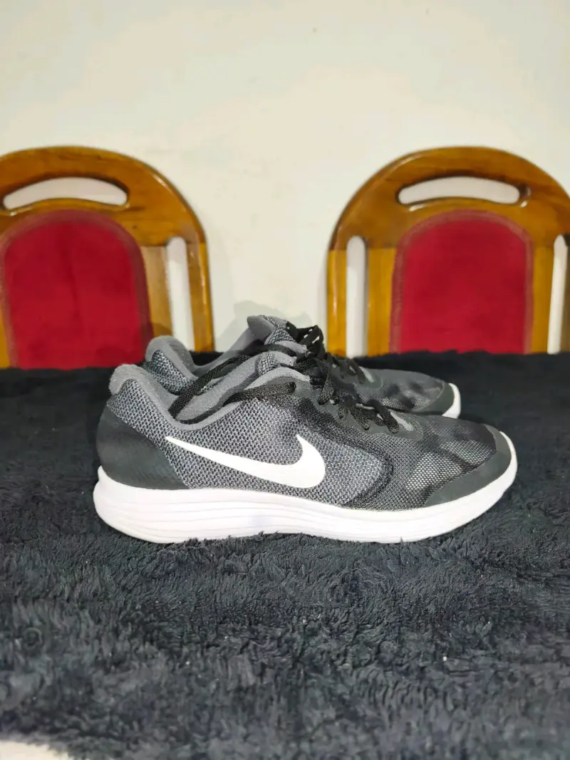 Zapatillas deportivas negras y rosadas - 6