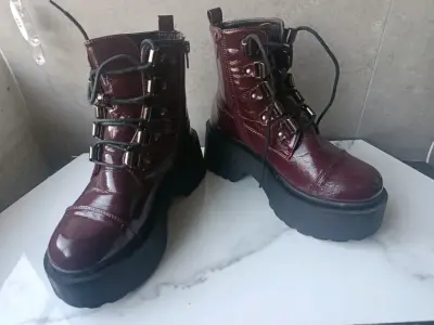 Botines burdeos charol con plataforma - miniatura 1