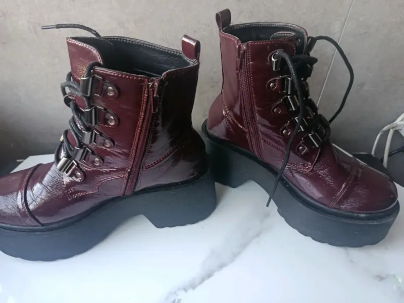 Botines burdeos charol con plataforma - 3