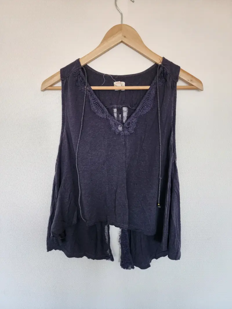 Blusa sin mangas negra UMBRALE - 1