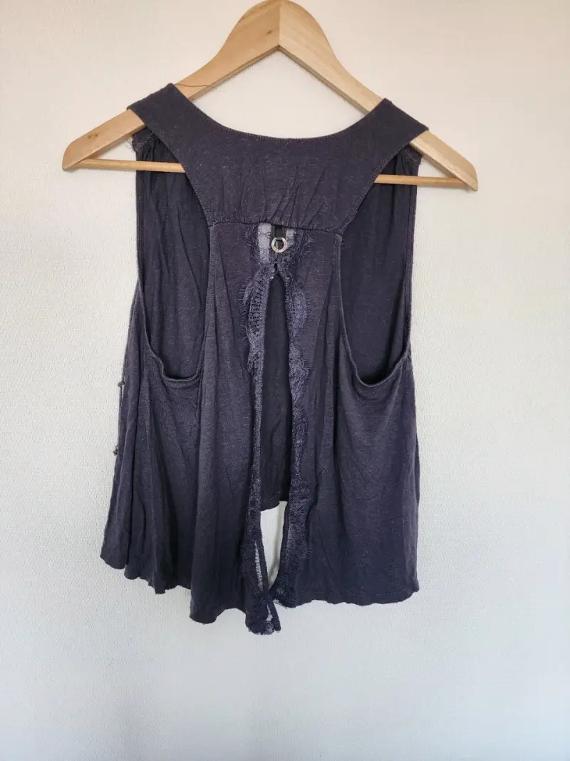 Blusa sin mangas negra UMBRALE - 2