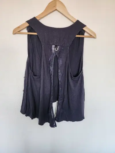 Blusa sin mangas negra UMBRALE - miniatura 2