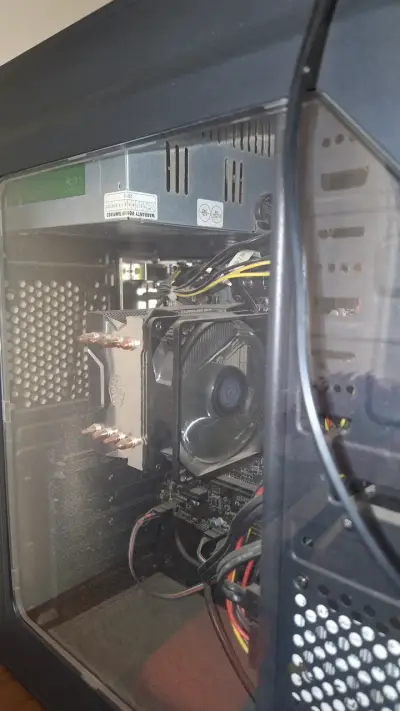 PC de escritorio - miniatura 2
