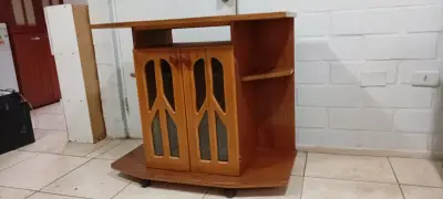 Mueble de madera para TV - miniatura 3