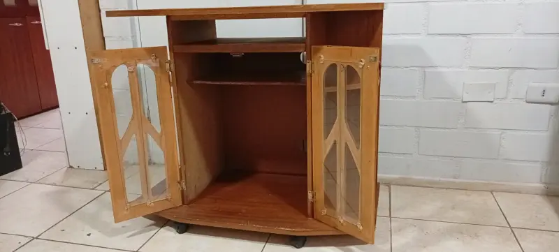 Mueble de madera para TV - 4