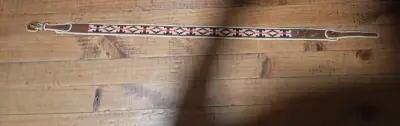 Correa de cuero con diseño étnico - miniatura 3