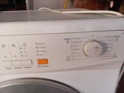 Secadora blanca Daewoo - miniatura 1