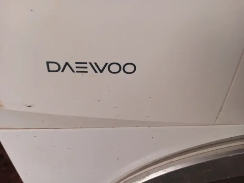 Secadora blanca Daewoo - 5