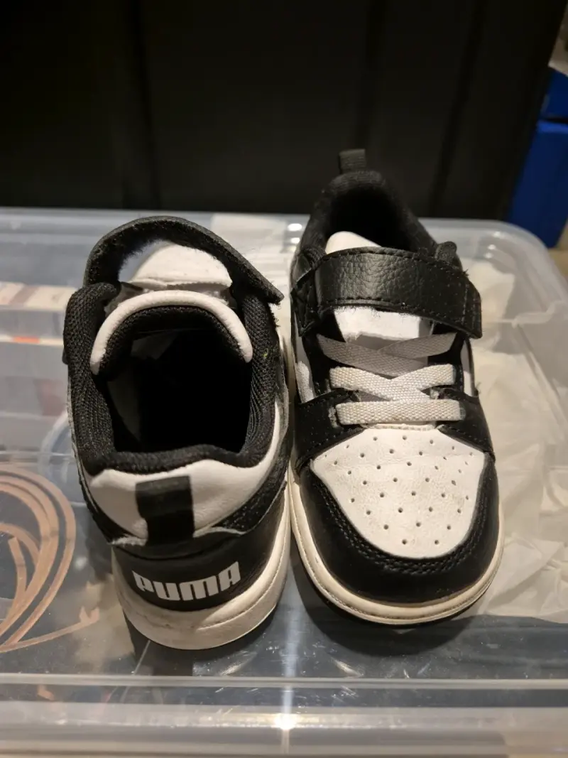 Zapatillas infantiles blancas y negras - 3