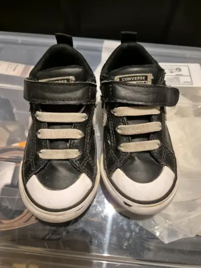 Zapatillas negras Converse niño - miniatura 1