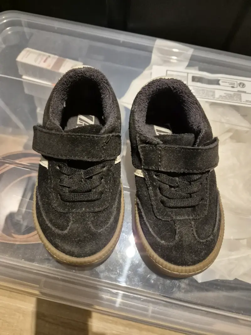 Zapatillas negras infantiles talla 21 - 1