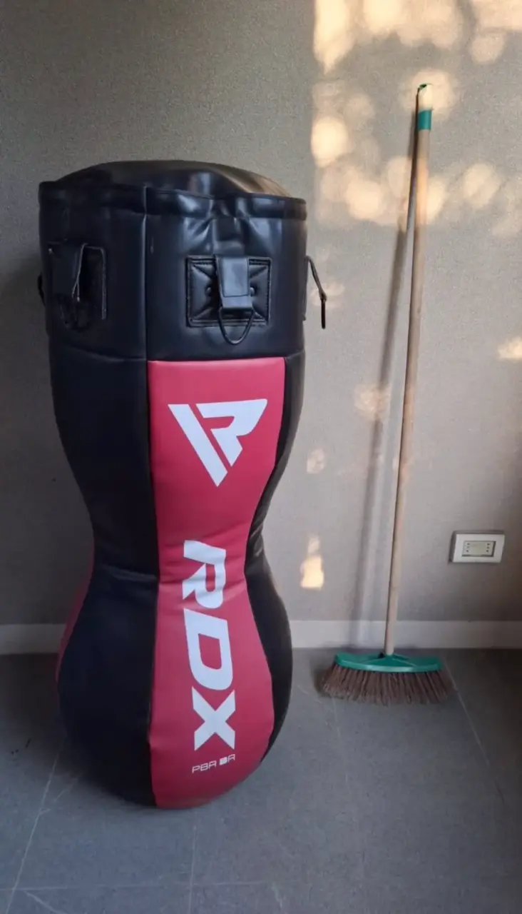 Saco de boxeo RDX con guantes - 3