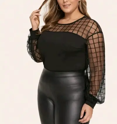 Blusa negra con diseño de malla - miniatura 1