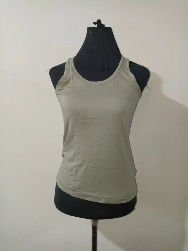 Polera sin mangas beige