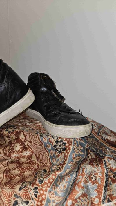 Zapatillas altas blanco y negro - miniatura 2