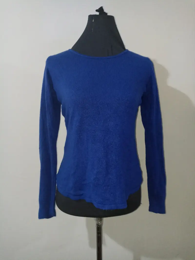 Polera azul manga larga mujer