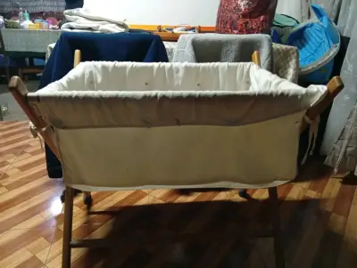 Cuna de bebé de madera moisés - miniatura 1