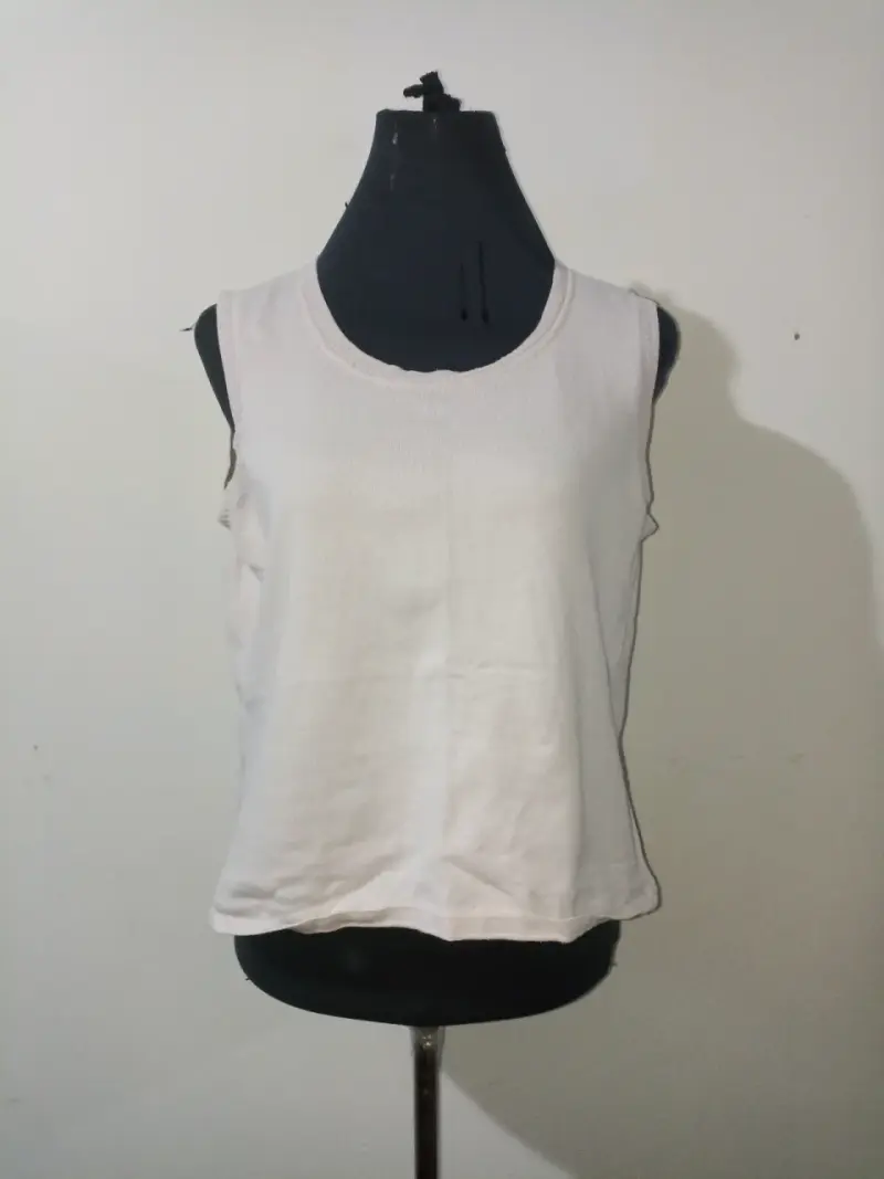 Polera sin mangas blanca