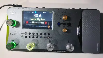 Pedalera multiefectos Mooer GE1000 - miniatura 1