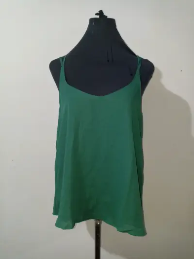 Polera verde sin mangas - miniatura 1