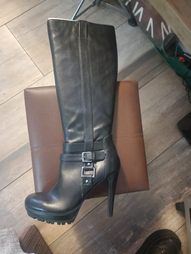 Bota alta de cuero negra - 2