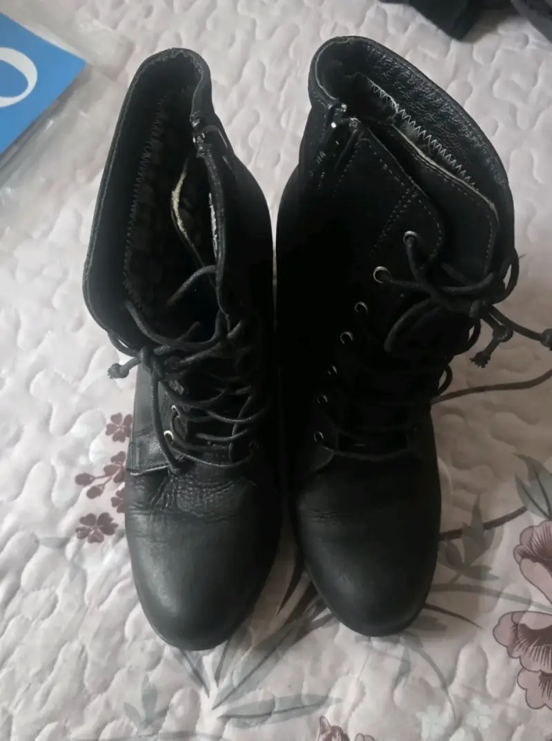 Botines negras con cordones talla 38 - 1