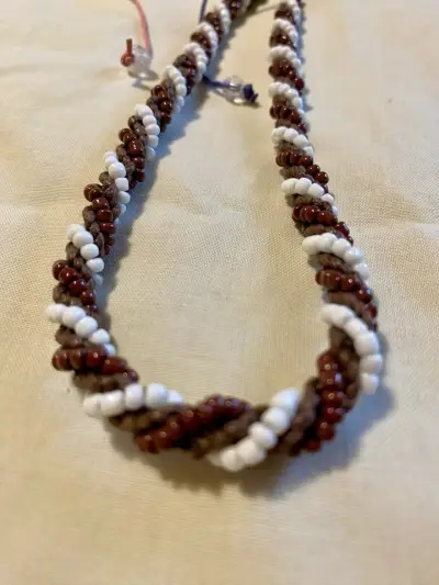 Collar artesanal de cuentas - miniatura 3