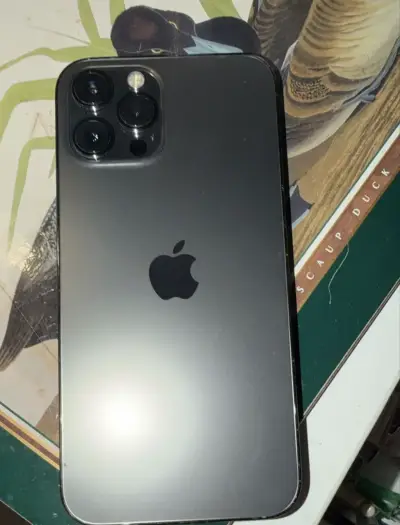 iPhone 12 max con pantalla rota - miniatura 2