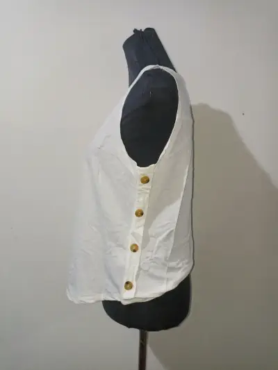 Polera sin mangas blanca - miniatura 2