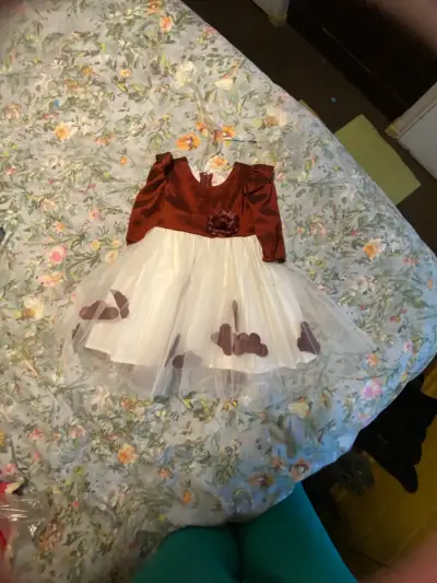 Vestido infantil burdeo y blanco (casa Blanca) - miniatura 5