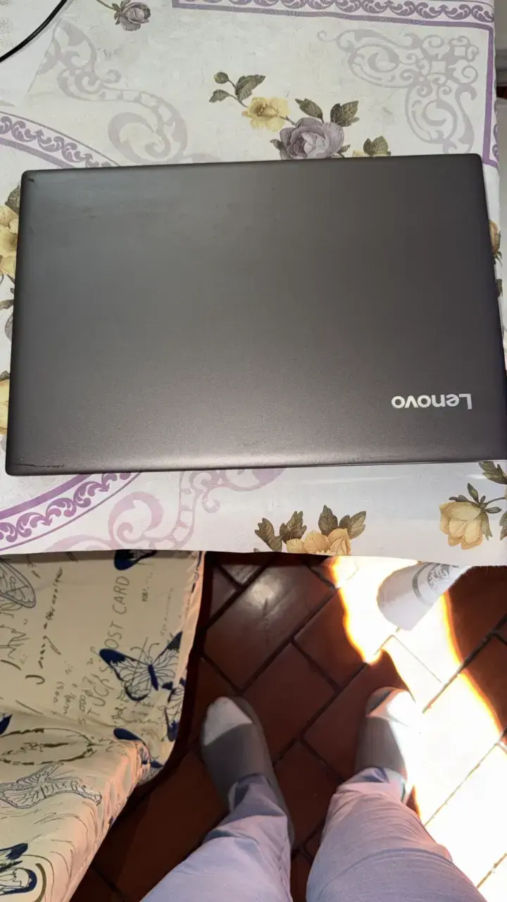 Laptop Lenovo gris 2TB - 2