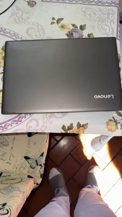Laptop Lenovo gris 2TB - miniatura 2