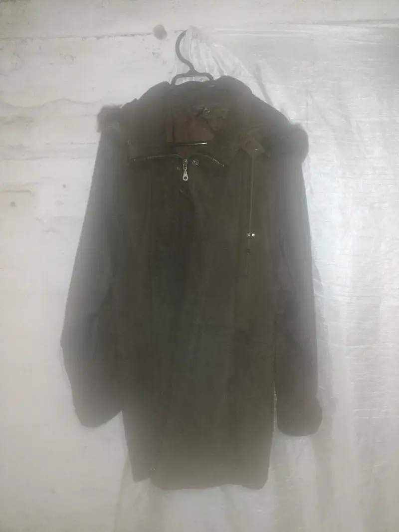 Parka verde con capucha
