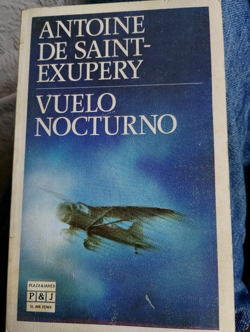 Libro Vuelo Nocturno - 1