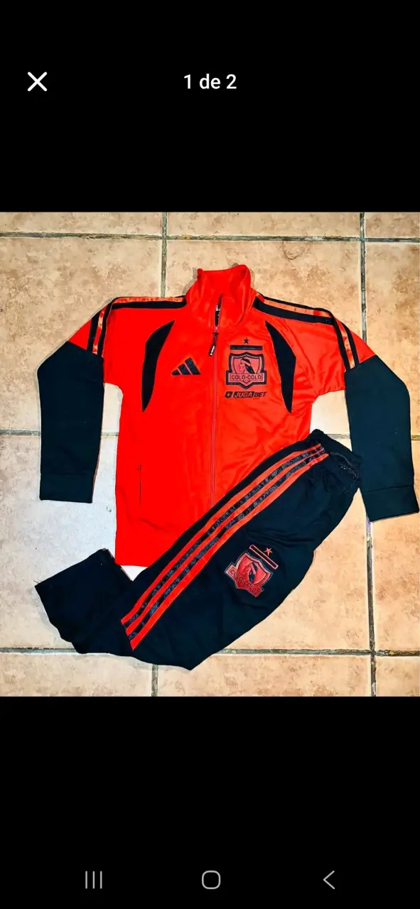 Buzo deportivo rojo y negro - 1