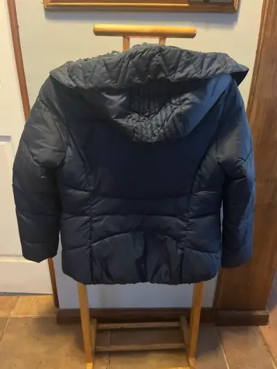 Chaqueta de niña acolchada azul con capucha - miniatura 2