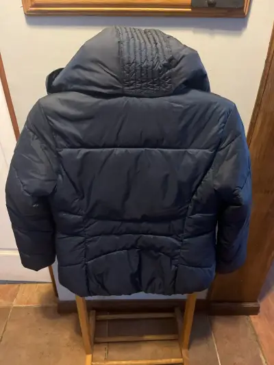 Chaqueta de niña acolchada azul con capucha - miniatura 3